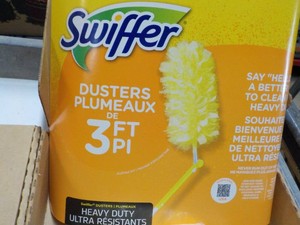 2 Swiffer 3 ft Dusters with Extra Dusters