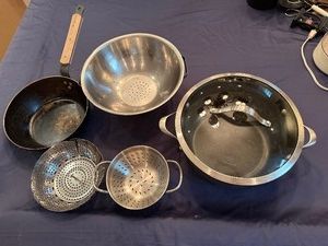 de Buyer France Pan (Well-Loved), 6.5 Quart Calphalon Stock Pot, Metal Colanders (6 x 11.5) and Vegetable Steamer
