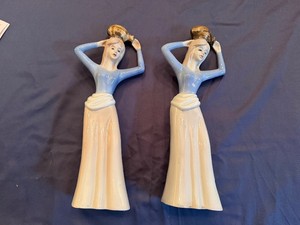 Vintage Rinnco Porcelain Ladies Carrying Jug on Shoulder 11