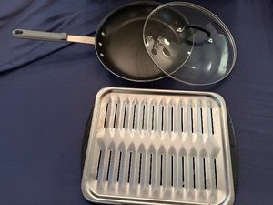 Roaster Pan (Gently Used) and Members Mark 12 Non-Stick Pan with Lid (used in good condition)