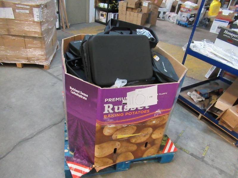 Pallet of Miscellaneous Lectron LargeXL Neoprene Zipper Cases