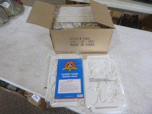 11 Looney Tunes Gelatin Molds