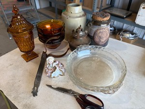 Vintage Household & Kitchen Collectables
