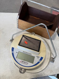 Wood Box & Detecto SCS30 Digital Scale