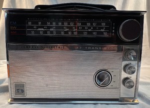 Vintage General Electric Jetstream Portable Transistor Radio