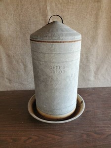 Large Vintage Oakes No. 508 Chicken Feeder