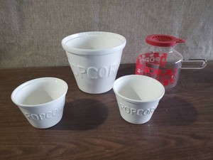Cute Popcorn Popper and Popcorn Bowls for that Family Movie Night