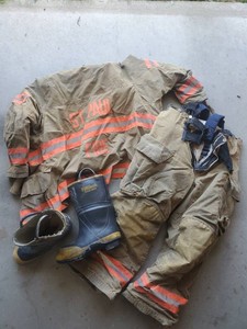Authentic Saint Paul MN Firemans Jacket Boots and Pants with Suspenders   size 38R