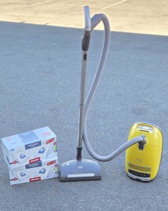 Quality German MIELE Complete C3 Calima Power Line Canister Vacuum