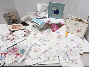 LARGE Estate Lot of Vintage Napkins Linens Embroidered Items etc