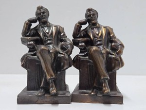Pair of Vintage Seated ABRAHAM LINCOLN Cast Metal Bookends