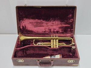 Vintage COLLEGIATE by Holton Trumpet w Case - Has Spotting
