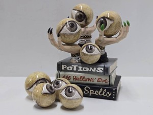 Very Cool Halloween Decoration Eyeballs w Hands &amp Books