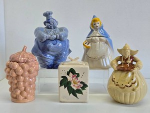 Great Lot of 5 Vintage RED WING &amp McCoy Ceramic Cookie Jars