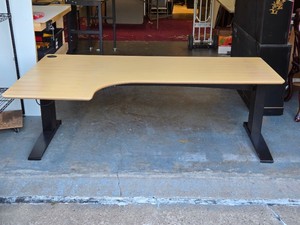 Quality working LARGE Adjustable Height Standing Desk