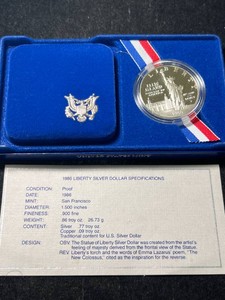 1986 US LIBERTY SILVER DOLLAR IN BOX