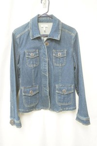 bass size large denim jacket with collared neck and front button closure