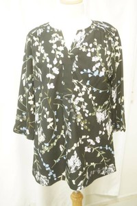 Craft & barrow size medium black 3 quarter sleeve blouse V-neck line