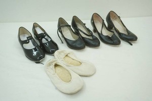 white ballet shoes size large, art stone size 5 12, la Mendola size T 4, la Mendola size T 4