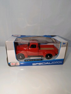 NIB Maisto Special Edition 125 scale 1950 Chevrolet 3100 pickup truck diecast model toy car
