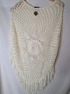 NWT Coco  Carmen ivory open-weave crochet boho fringe poncho shawl