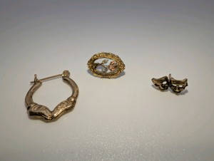 Mismatch 10K Yellow Gold Earrings (3)- 1.8grams
