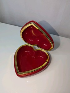 Vintage heart-shaped trinket or jewelry box, made in Italy