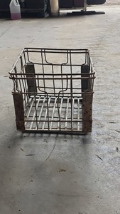1 Metal Milk Crate