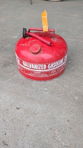 2.5 galvanized gas can