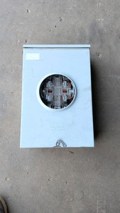 Milbank 200 amp Ringless meter