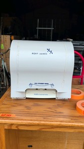Paper towel dispenser