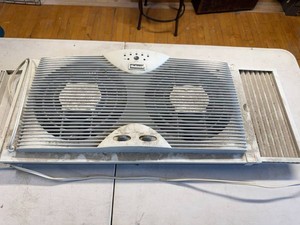 Holmes Twin Window Fan Dual Blade Expandable Side Panels Thermostat