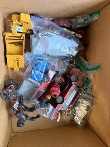 Mixed Tootsietoy, U-haul Toy Vehicles, Trains & Figures