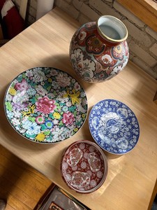 Gold Imari Vase & Decorative Plates Mixed Lot of 4