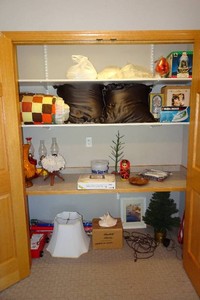 Holiday Dcor, Iron, Pillows, Blanket