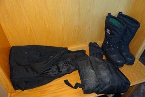 Sorel Mens Snow Boots Size 10 and Snowgear