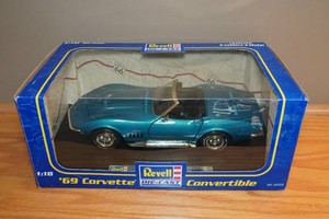 Revell 1969 Corvette Convertible 118 Scale Replica