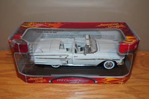 Motor Max Chevrolet Impala Convertible 118 Scale Replica