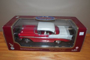 Road Legends 1956 Chevrolet Bel Air 118 Scale Replica