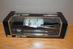 Maisto 1959 Cadillac Eldorado Biarritz 118 Scale Replica