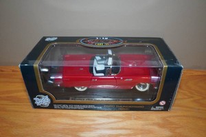 Road Tough 1955 Ford Thunderbird 118 Scale Replica