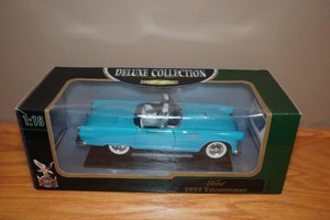 Road Legends 1955 Ford Thunderbird 118 Scale Replica