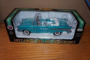 Road Tough 1957 Chevrolet Bel Air Convertible 124 Scale Replica