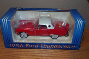 Napa Tools 1956 Ford Thunderbird 124 Scale Replica