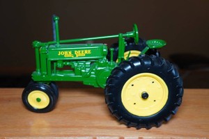 ERTL John Deere Die Cast General Purpose Tractor Replica