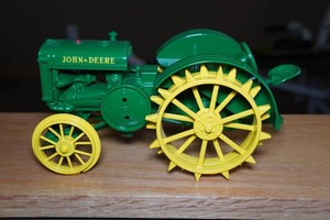 ERTL John Deere Die Cast Tractor Replica