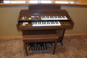Vintage Yamaha Electrone Model 115 Electric Organ
