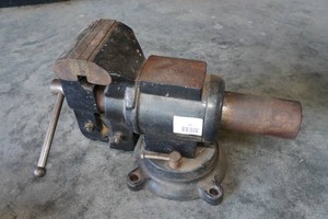 5 Bench Vise