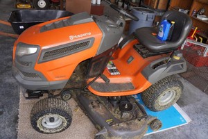 Husqvarna YTH 24V54 54 Riding Lawn Mower
