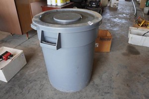 Large Garbage Bin with Grass Seed and Spreader